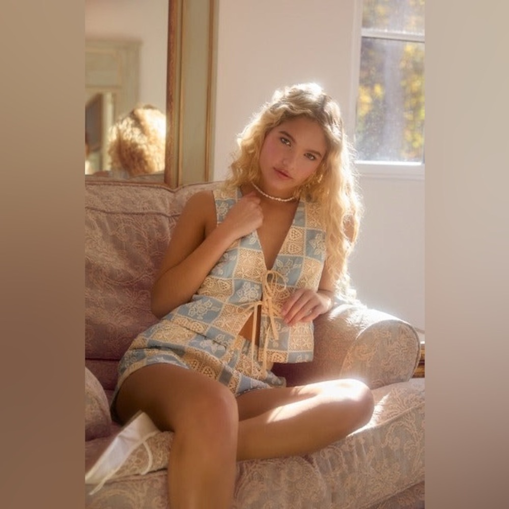 Floral Crochet Tie Front Top & Shorts Set - Le Lis - Picture 7 of 8